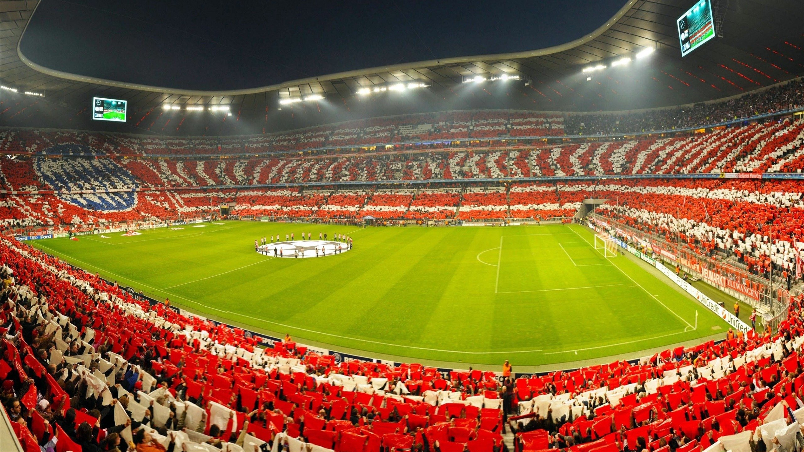 “足球公益行走进社区，促进全民健身与体育普及”，足球公益活动标语